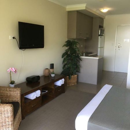Airlie Central Apartments Еърли Бийч Екстериор снимка