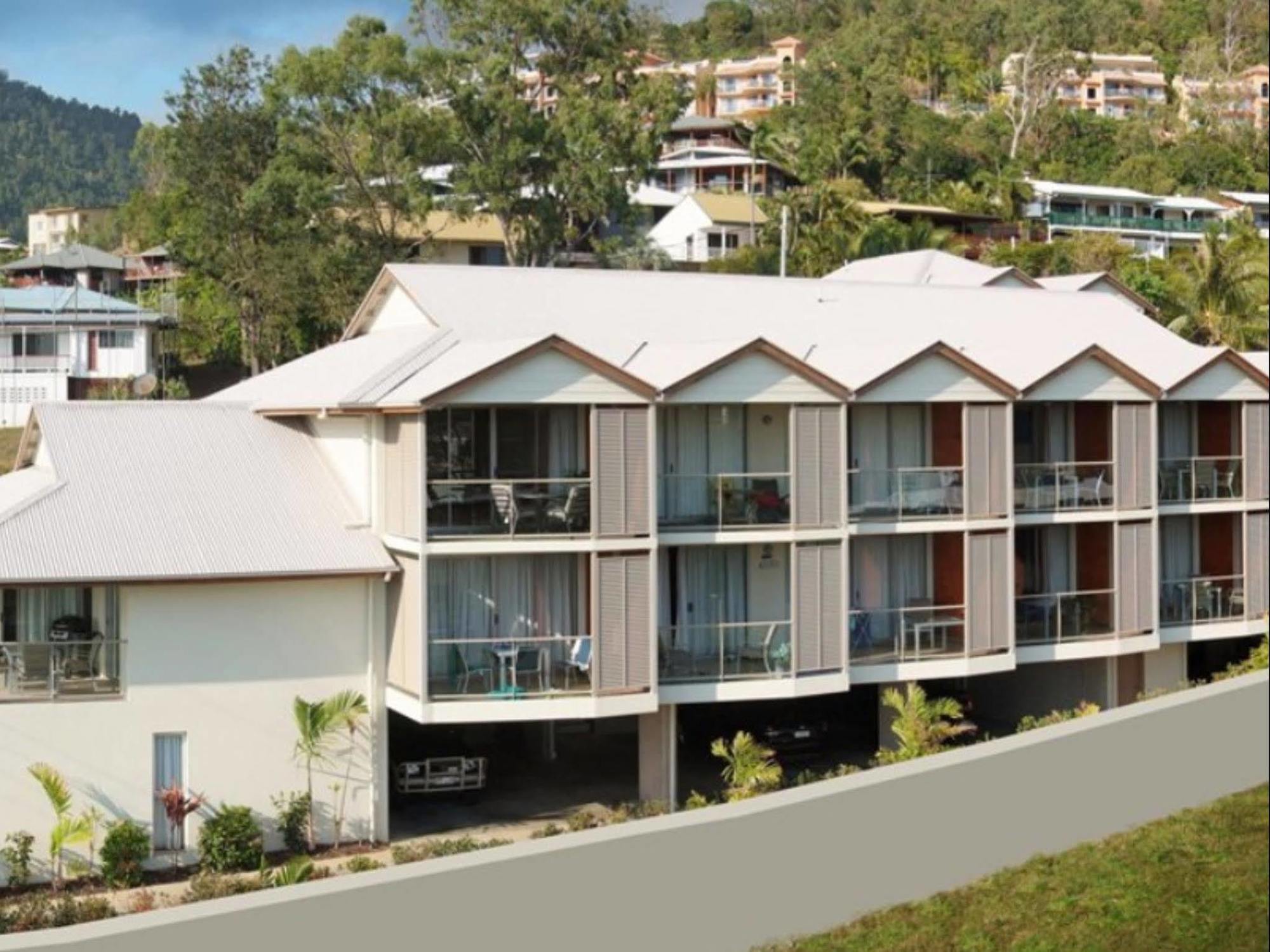 Airlie Central Apartments Еърли Бийч Екстериор снимка