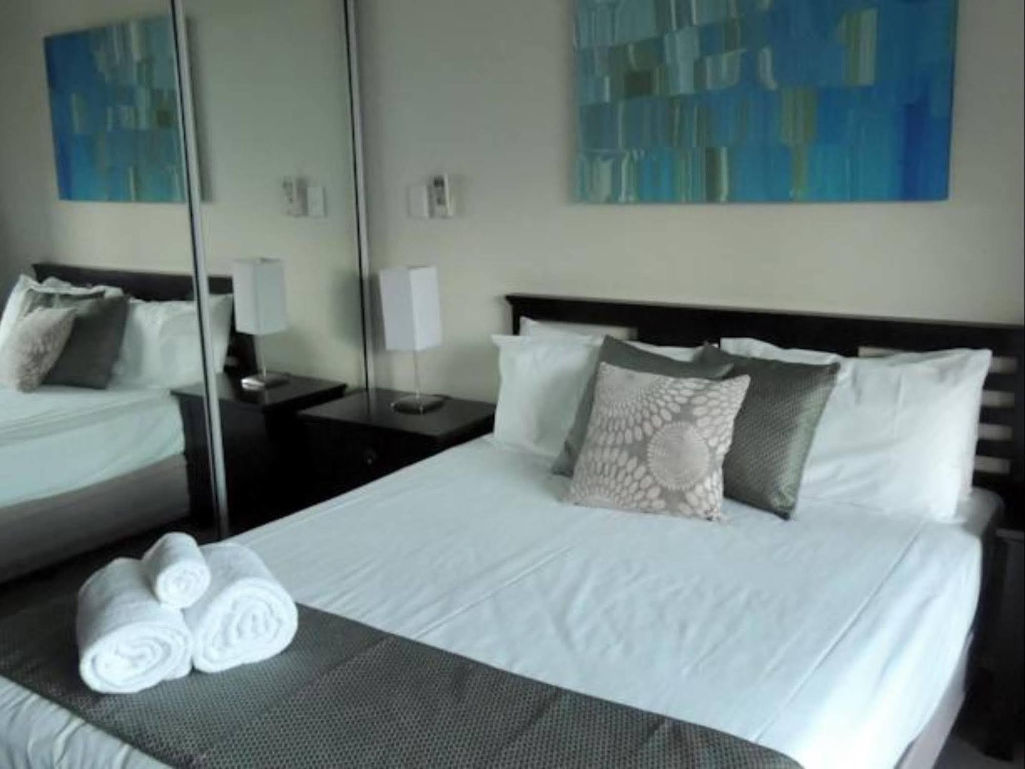Airlie Central Apartments Еърли Бийч Екстериор снимка
