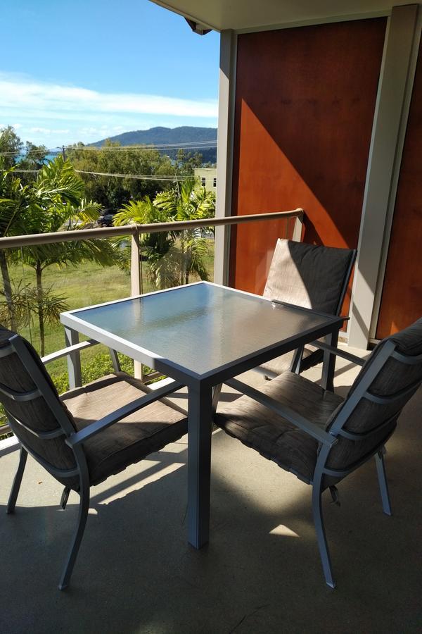Airlie Central Apartments Еърли Бийч Екстериор снимка