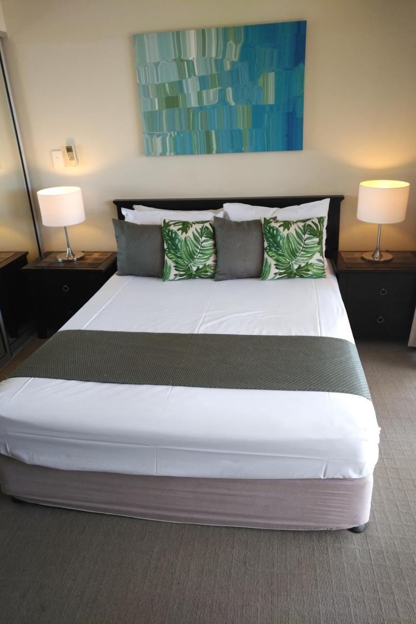 Airlie Central Apartments Еърли Бийч Екстериор снимка