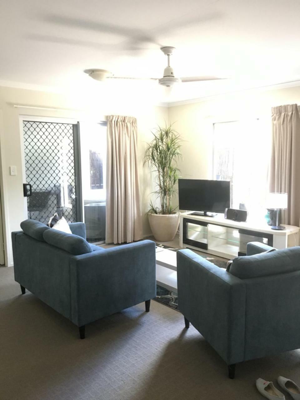 Airlie Central Apartments Еърли Бийч Екстериор снимка