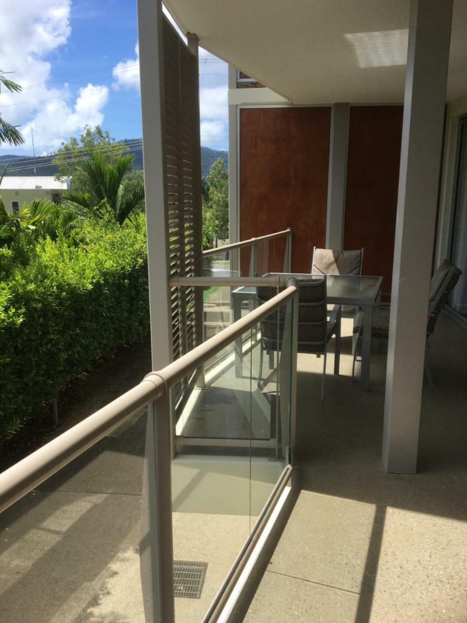 Airlie Central Apartments Еърли Бийч Екстериор снимка