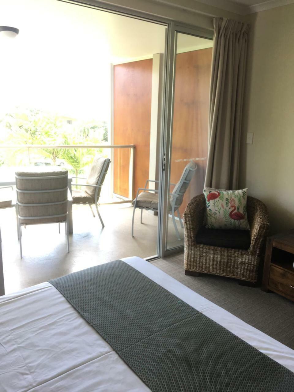Airlie Central Apartments Еърли Бийч Екстериор снимка